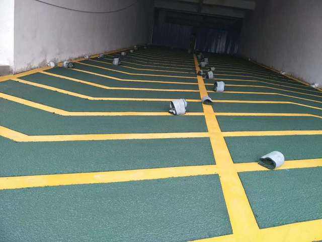 无震动防滑坡道施工工艺